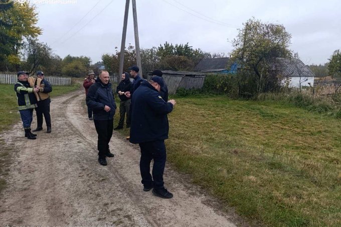 Пішла до лісу і не повернулася — у громаді на Житомирщині шукають 91-річну бабусю