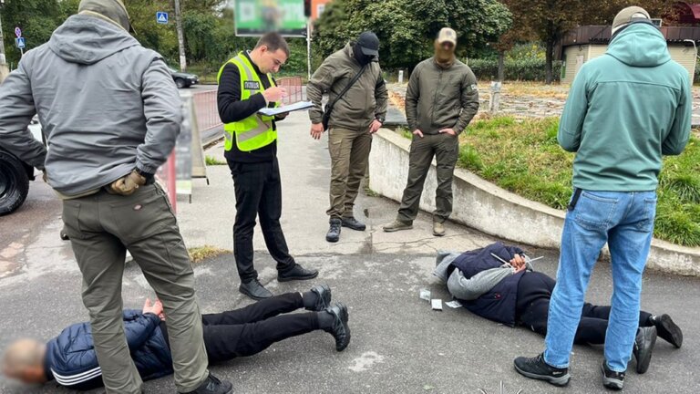 Трьох жителів Житомира підозрюють в організації схеми ухилення від мобілізації: одного з них розшукують
