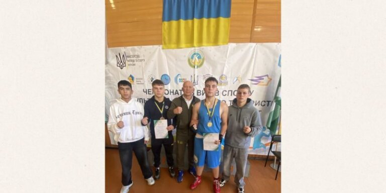 Золото та бронза у Ворохті: боксери ДЮСШ імені В. О. Лонського успішно виступили на Чемпіонаті «Колос»