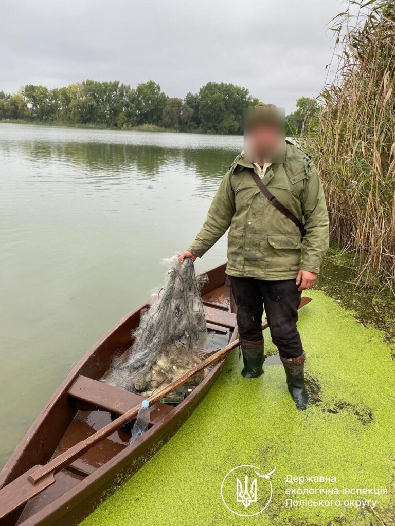 Протягом одного дня держекоінспектори зафіксували незаконний продаж водних біоресурсів у Бердичеві, а на річці Гнилоп’ять – факт браконьєрства