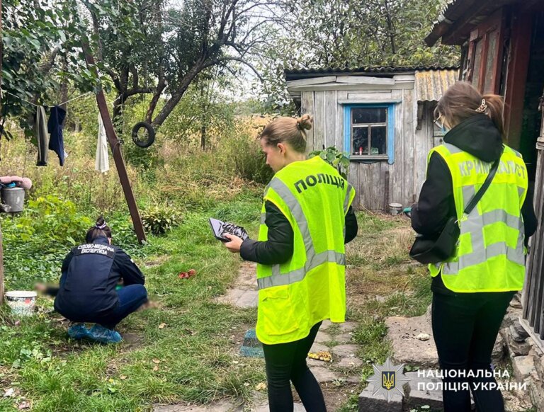 Підозрюваний у вбивстві дружини та доньки під вартою, – поліція Житомирщини