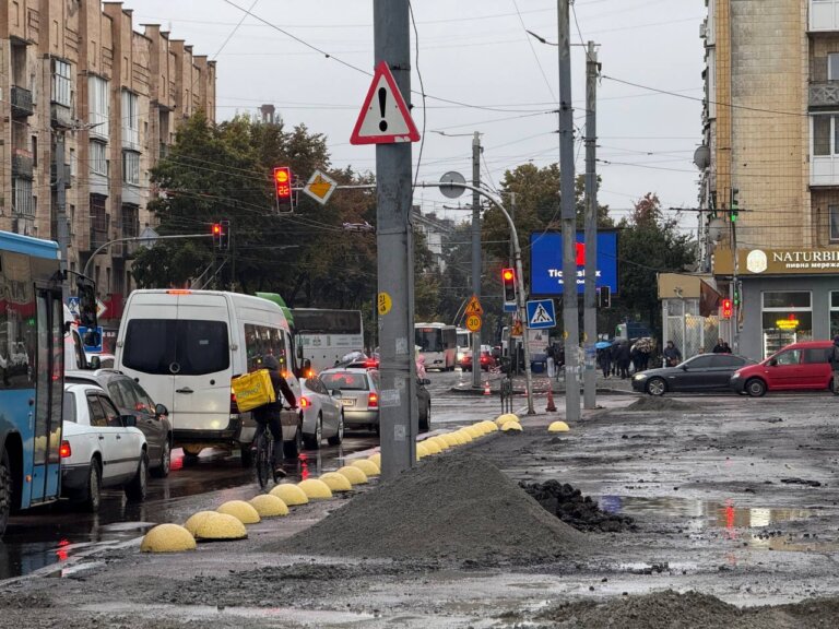 Ситуація з заторами на Київській доходить до якогось абсурду