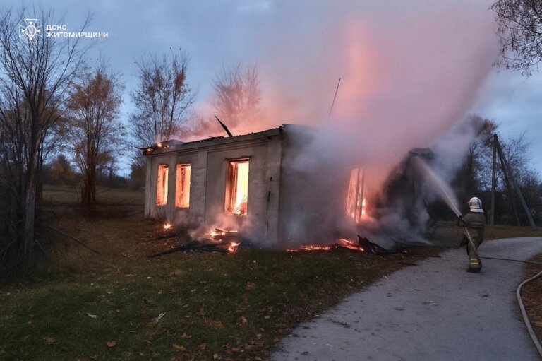 Рятувальники ліквідували пожежу в безгосподарчій будівлі