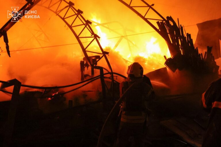 7 осіб травмовані внаслідок нічної атаки на Київ: усі пожежі ліквідовані