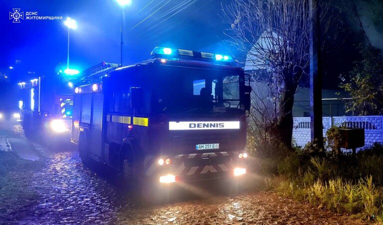 Рятувальники ліквідували пожежу у приватній оселі на двох господарів
