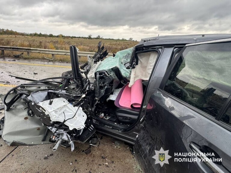 Неподалік Житомира в ДТП травмовано двох керманичів автомобілів: поліція встановлює обставини