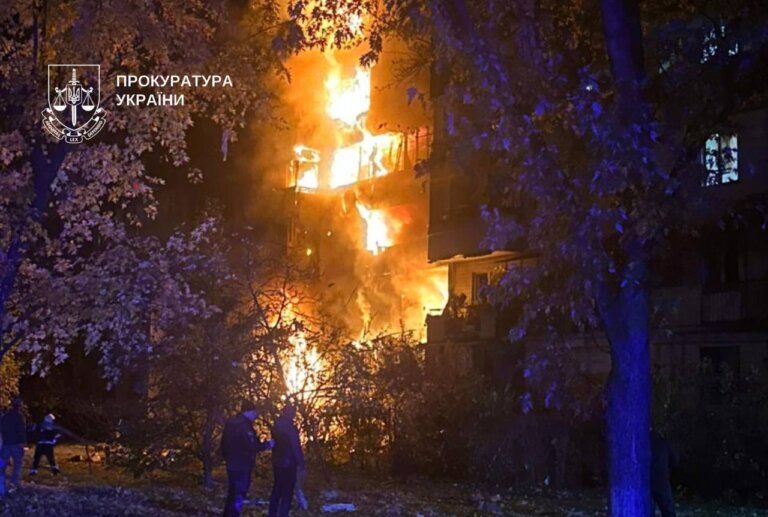 Троє загиблих, 29 постраждалих, серед них семеро дітей – у Києві фіксують наслідки чергової атаки рф на столицю
