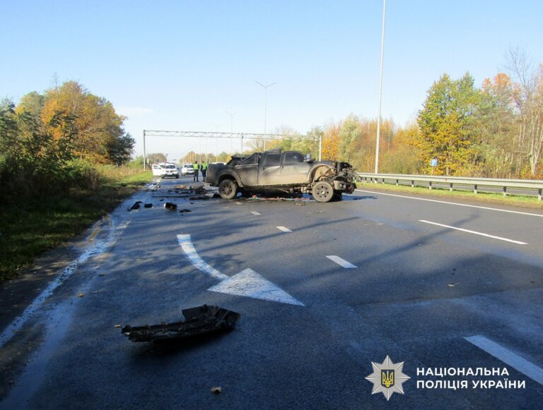 Поліцейські встановлюють обставини смертельної ДТП у Житомирському районі