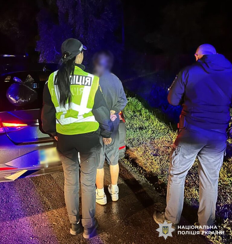 Перевозив понад 13 кг психотропів: на Житомирщині поліцейські затримали «кур’єра»