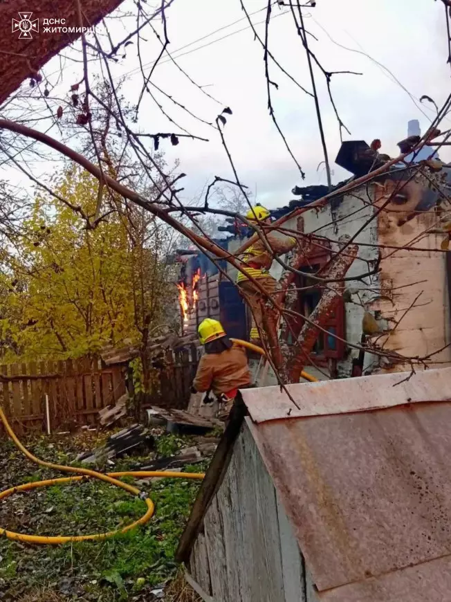 Рятувальники ліквідували пожежу в приватному господарстві Коростенського району
