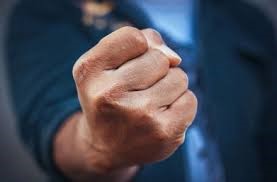 Бив 4-річного сина: поліцейські відправили на лаву підсудних жителя Житомира
