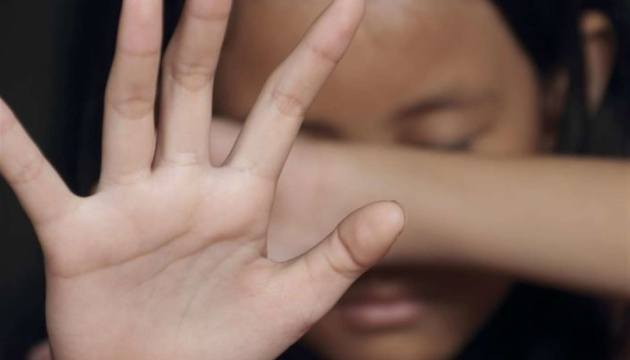 Житомир шокований: 15-річна дівчина, яка залишила новонародженого біля смітника, можливо була зґвалтована своїм дядьком, який нібито служить у ТЦК