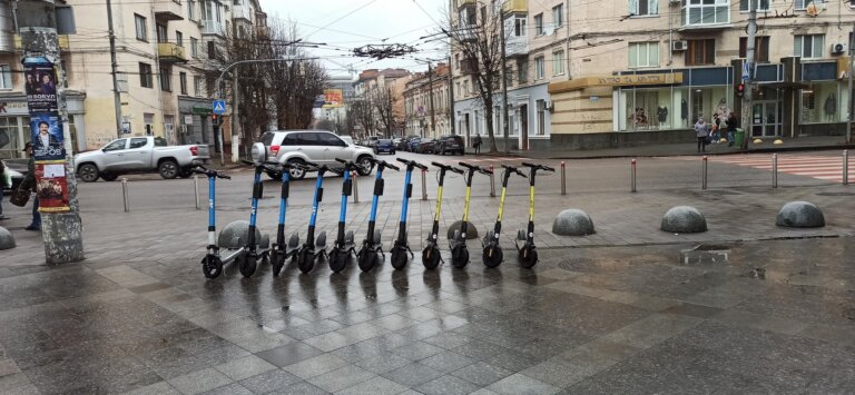 Безбар’єнність по-Житомирські. З паличкою під капотом машини! Квест для всіх! ФОТО
