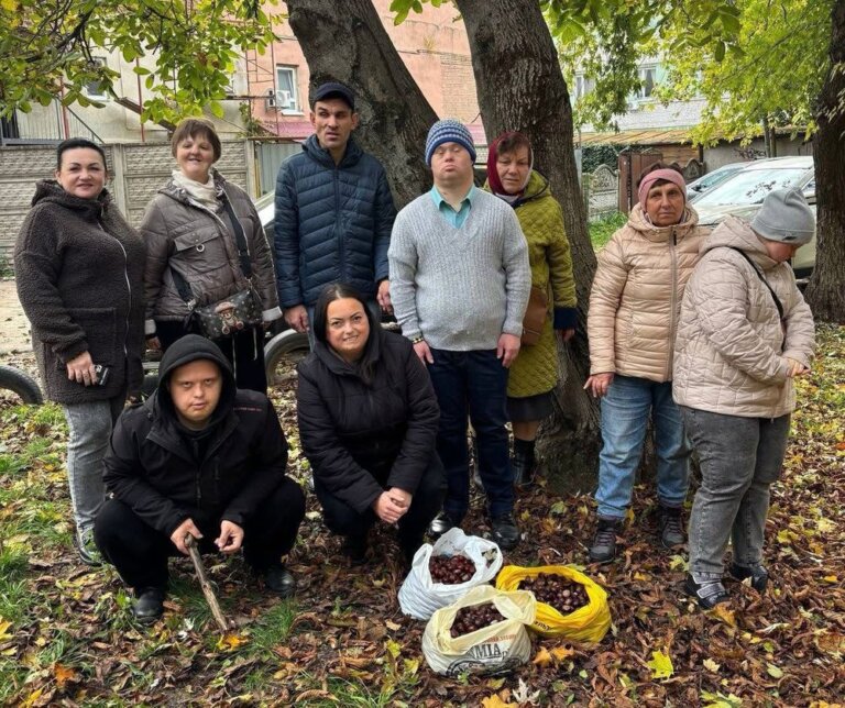 Майже півтонни каштанів для ЗСУ: вихованці МКСЦ долучилися до всеукраїнської акції