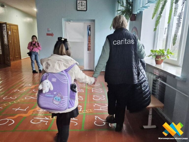 Бути поруч і просто допомагати: як у Житомирській громаді працює нова соціальна послуга — супровід дитини асистентом