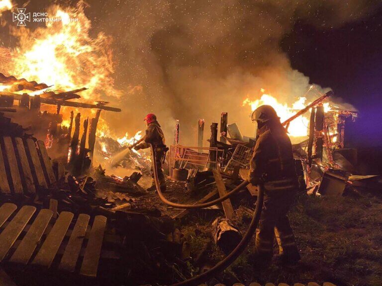 ЗГОРІЛИ дві жінки в приватному будинку на Коростенщині