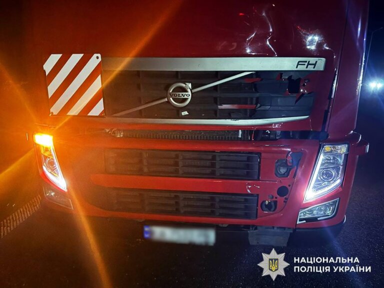 Слідчі встановлюють свідків загибелі пішохода в ДТП у Житомирському районі