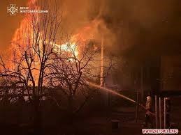 У Радомишлі на Житомирщині 22 грудня ввечері сталася пожежа у приватному будинку. Рятувальники виявили в оселі тіло жінки.