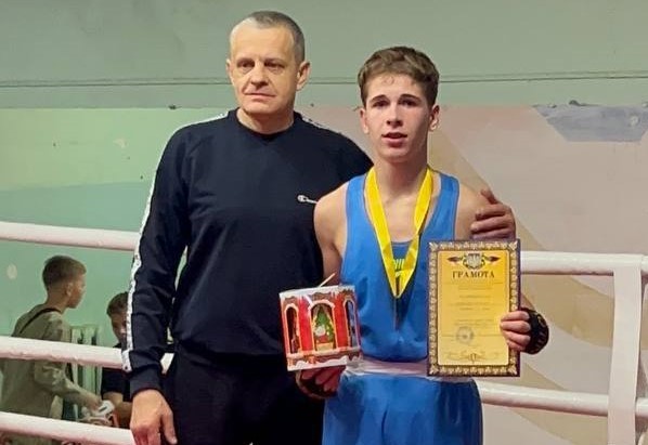 Золото та срібло для радомишльських боксерів на святковому турнірі у Малині!
