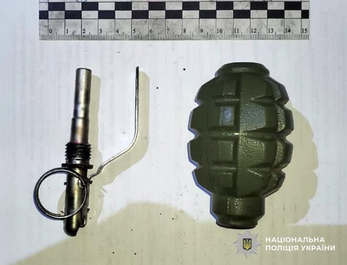 Возив у салоні автомобіля гранати: 46-річний водій постане перед судом