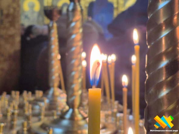 Житомир на колінах: світ попрощався з 4-річним Янголом, життя якого обірвала росія…