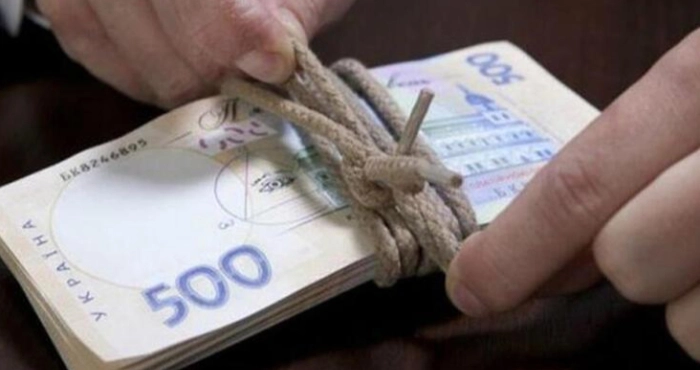 Чому Україні критично потрібна нова система оплати праці вчителів