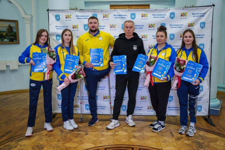 Нагородження грошовими сертифікатами за спортивні досягнення студентів та викладача Поліського університету