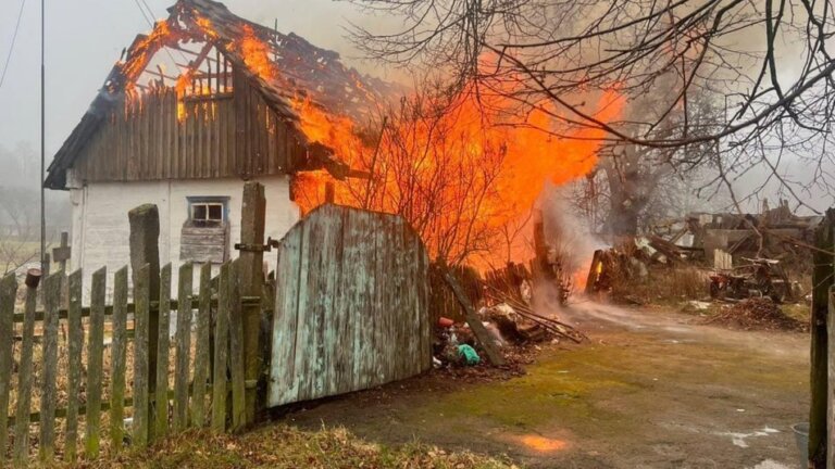 У Коростенському районі під час гасіння пожежі виявили загиблого чоловіка