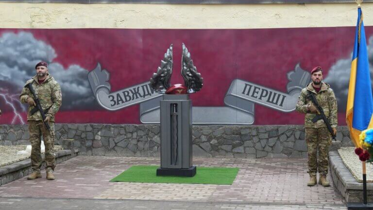 Сьогодні на Житомирщині відкрили пам’ятник загиблим воїнам-десантникам