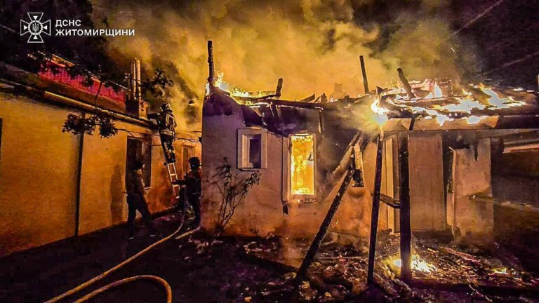 У Житомирі рятувальники ліквідували пожежу в лазні