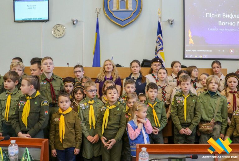 Лампадку з Вифлеємським вогнем Миру розмістили у Житомирській міській раді