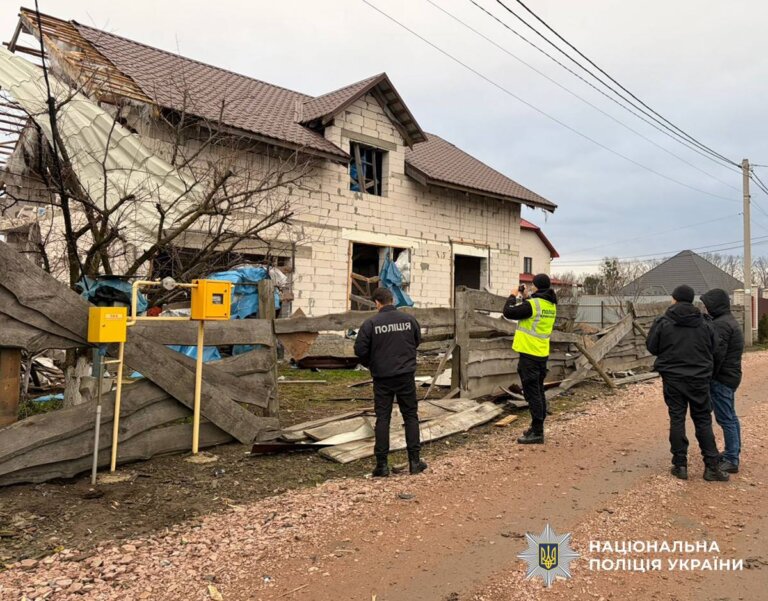 На Житомирщині в результаті російських обстрілів загинула дитина, ще троє людей постраждали: поліція працює на місцях подій