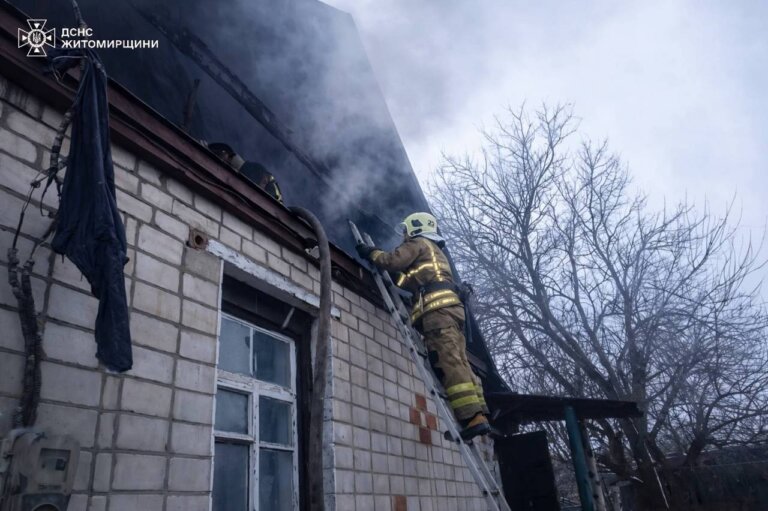 Рятувальники ліквідували пожежу в приватній оселі