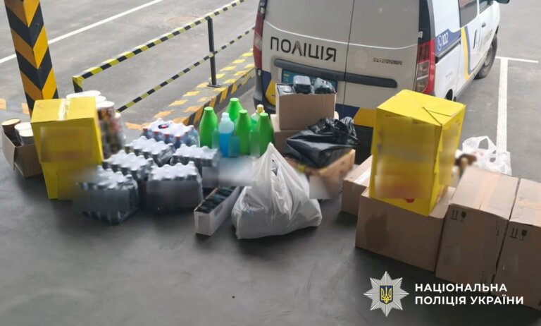 Дружня підтримка на передову: житомирські поліцейські передали допомогу колегам на фронт