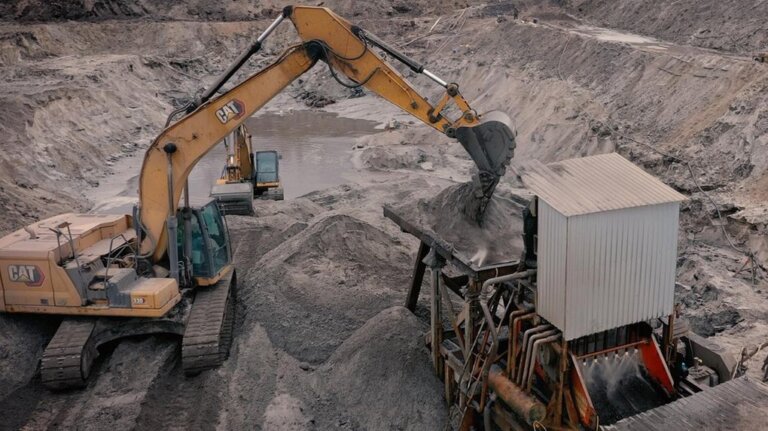 Держгеонадра продали на аукціонах 13 спецдозволів на видобуток корисних копалин на Житомирщині: вплив на довкілля