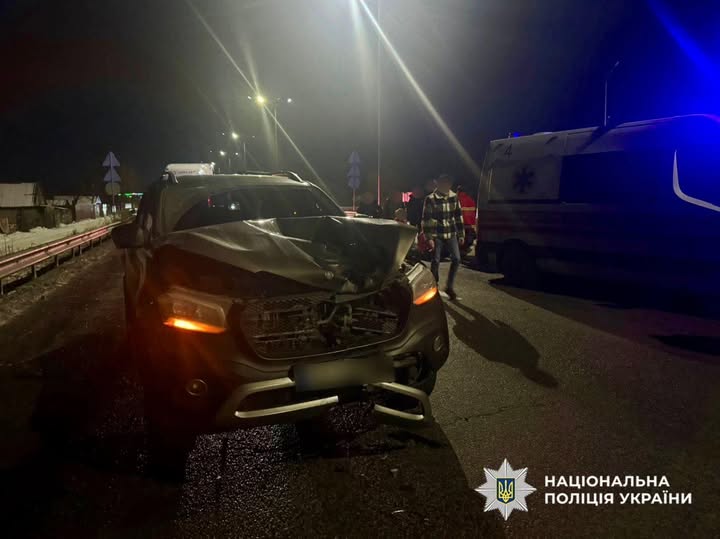 У Житомирському районі під колесами автомобіля загинула жінка: поліція розпочала розслідування