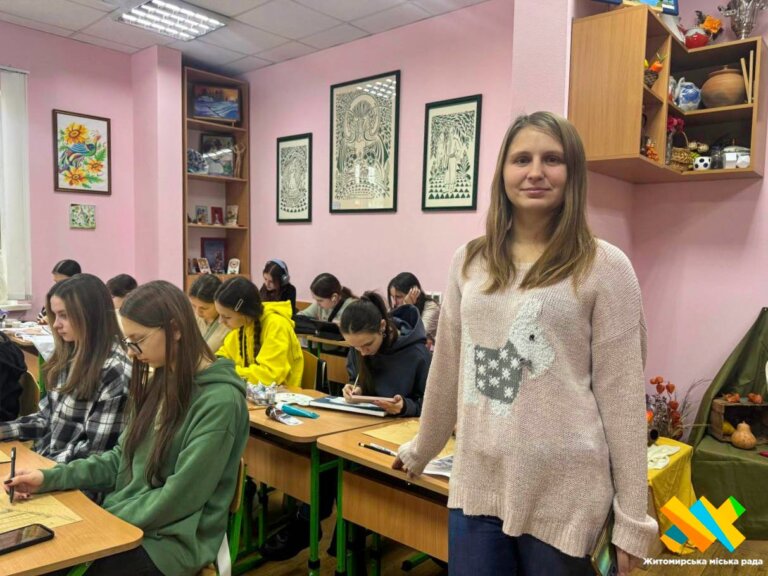 Замість гаджетів – творчі заняття: як діти проводять зимові канікули у міському центрі науково-технічної творчості