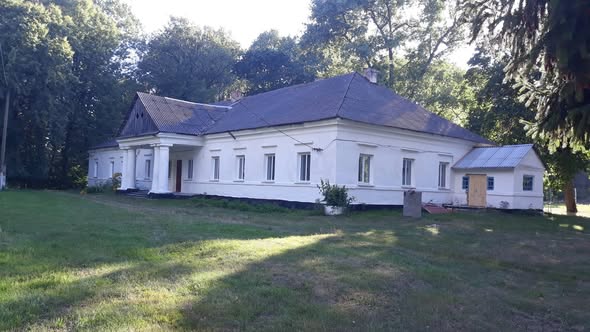Село, про яке мовчить Вікіпедія: несподівана і шляхетна історія села Стовпів