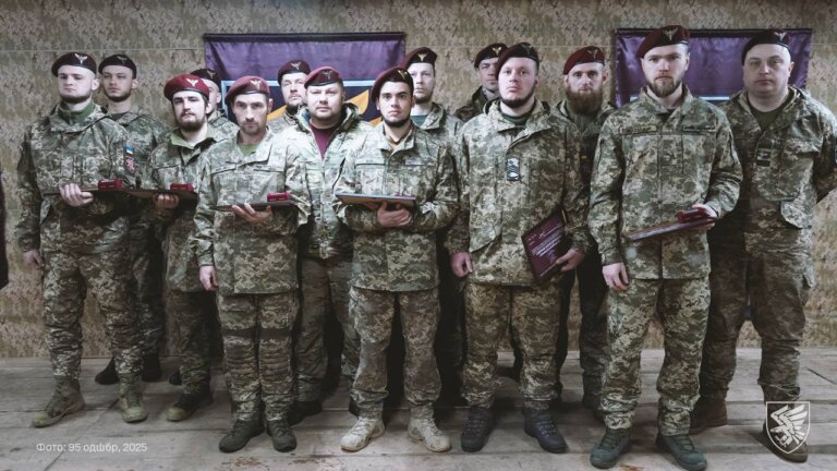 «Жодної надії ворогу». Поліські десантники отримали заслужені нагороди