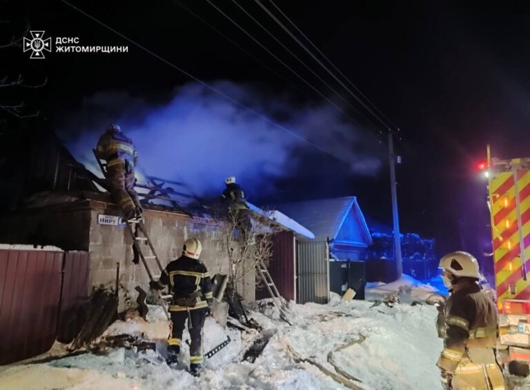 КОРОСТЕНЩИНА: рятувальники ліквідували пожежу в лазні