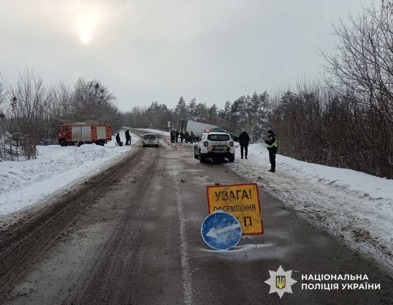 У Бердичівському районі в ДТП травмовано чотирьох людей: поліцейські розпочали розслідування