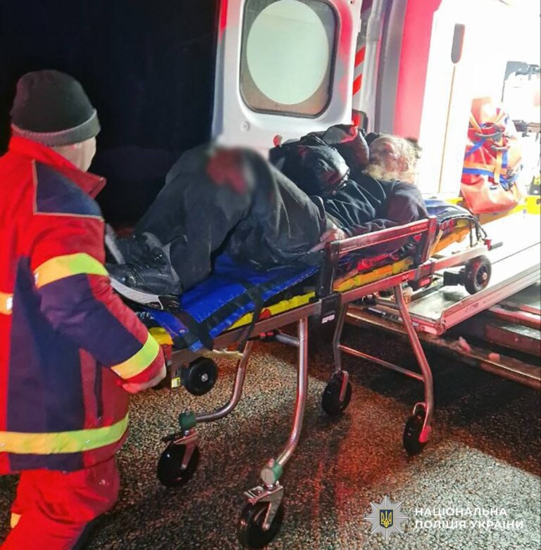У передмісті Житомира під колеса вантажівки потрапив пішохід: поліцейські проводять розслідування та встановлюють особу потерпілого