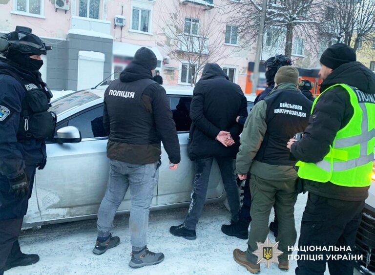 На Житомирщині правоохоронці викрили військовослужбовців ТЦК у хабарництві