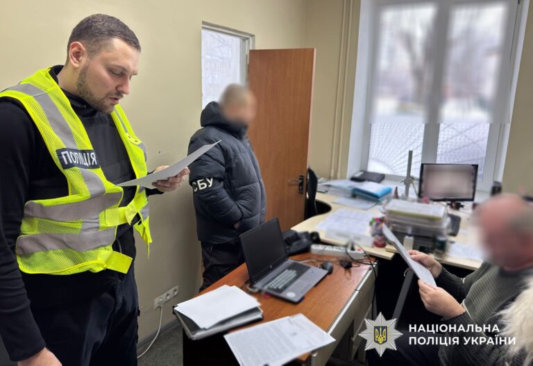 На Житомирщині правоохоронці викрили працівників ТЦК у хабарях за уникнення призову