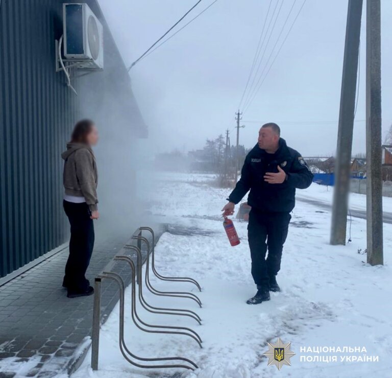 Чуднівські поліцейські запобігли пожежі у крамниці