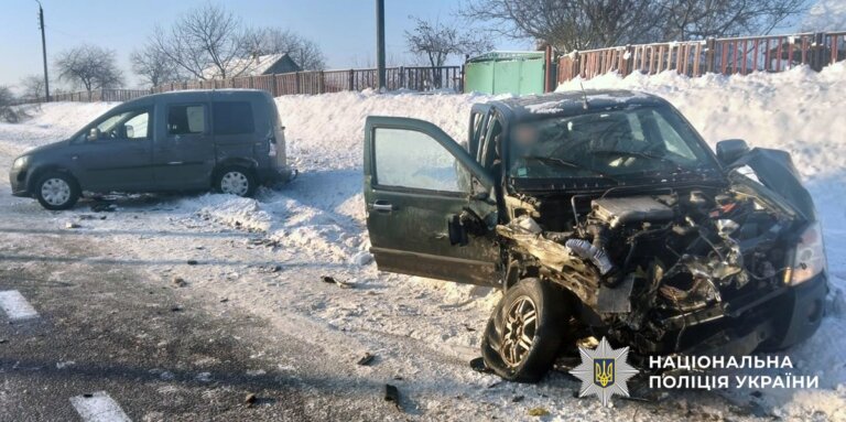 У Житомирському районі поліцейські встановлюють обставини подвійної ДТП