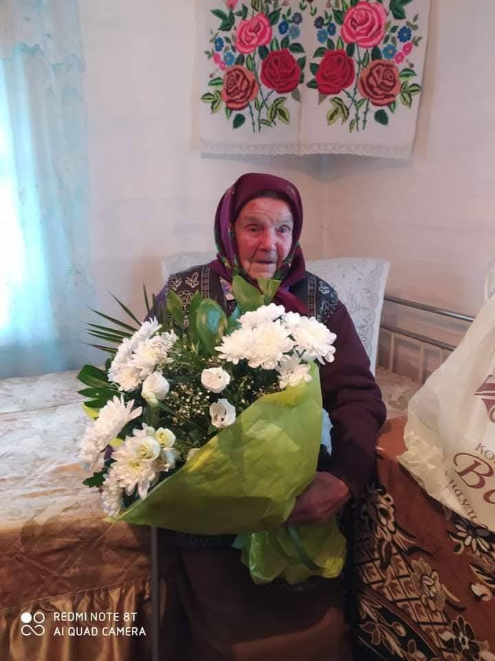 99 років мудрості й сили: Троковичі вітають Ольгу Степанівну Покрасу