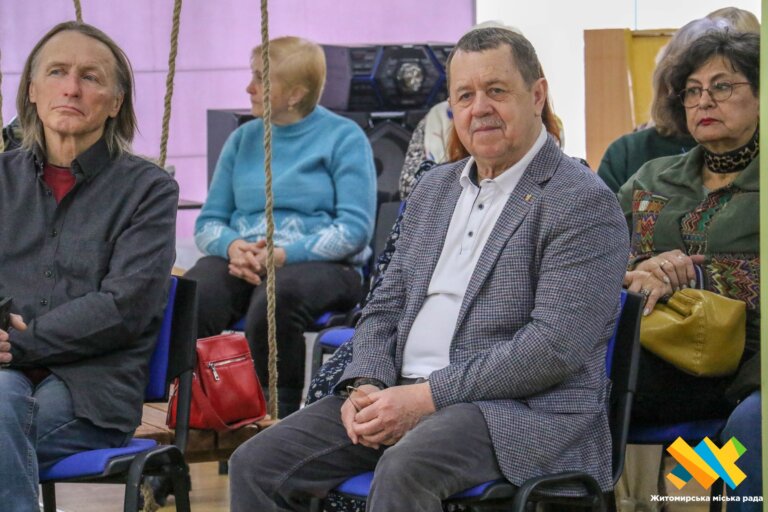 У Центральній міській бібліотеці імені Василя Земляка — творчі зустрічі із письменниками