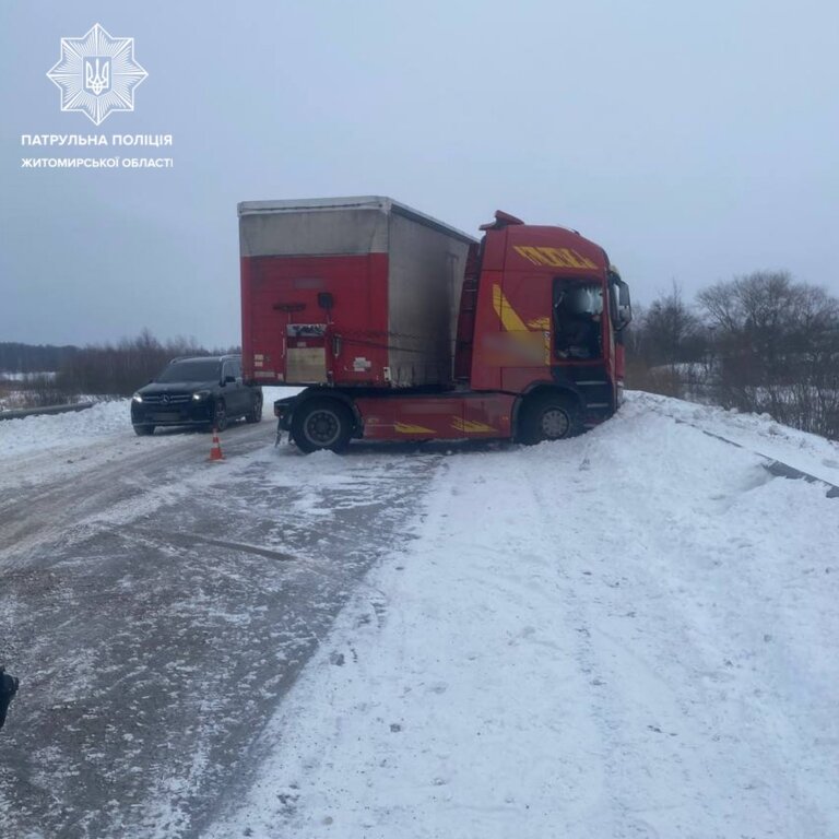 До уваги водіїв: Поблизу села Путиловичі відбулася ДТП з потерпілими