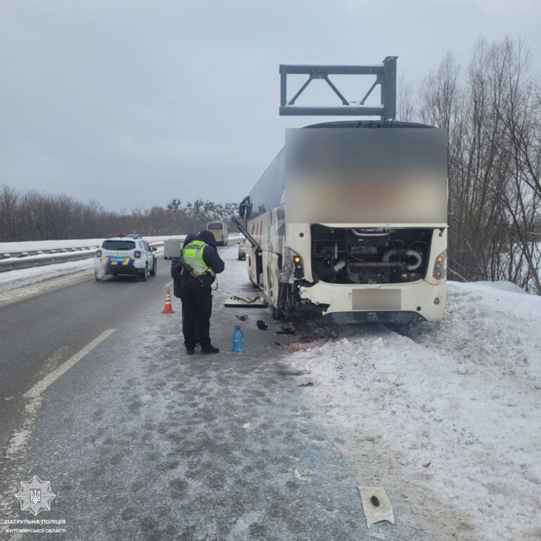 До уваги водіїв! Житомирська область: На 119 км автодороги М-06 Київ — Чоп, (поблизу села Великі Кошарища), відбулася ДТП